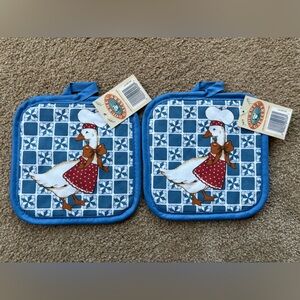 NWT Goose Pot Holders Set of 2 Vintage Pot Holders Geese Kitchen Gourmet Gallery